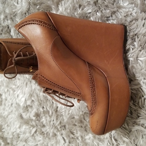 "GUCCI" Leather Wedges - Picture 3 of 8